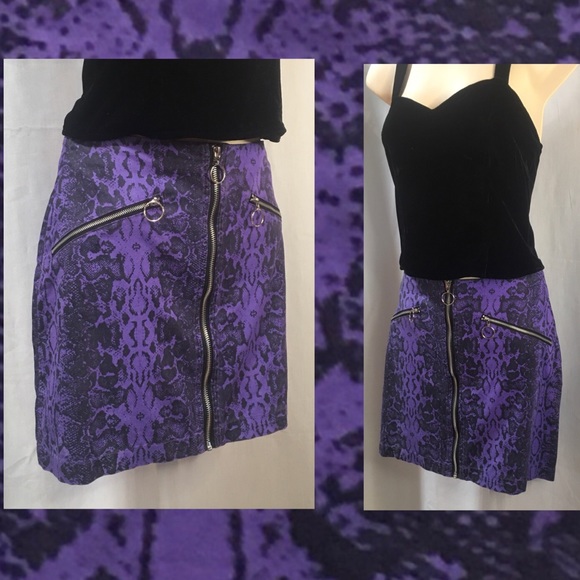 *Factorie* Zipper detail mini skirt. Size 10 - Picture 4 of 8